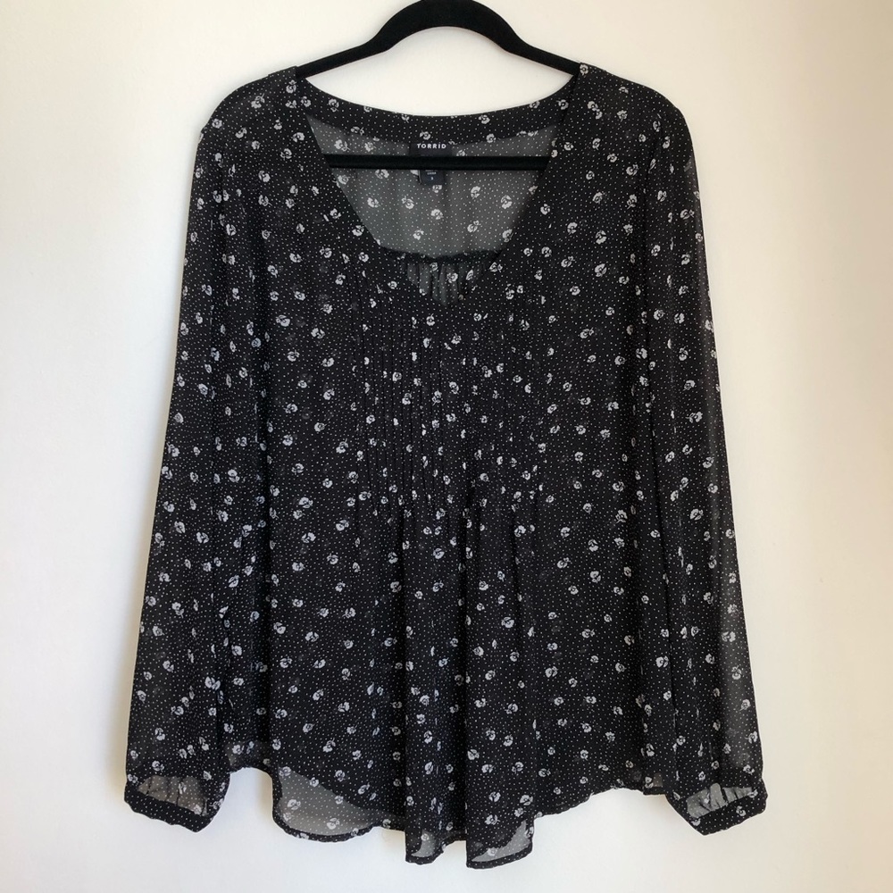 Torrid Long Sleeve floral Spring top| Black Flower Blouse | 2x